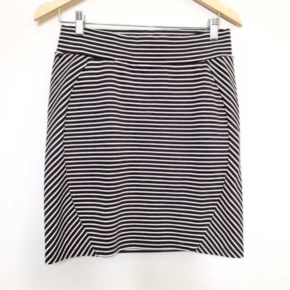 Toad & co. Women’s stripe skirt size medium brown - Picture 5 of 5